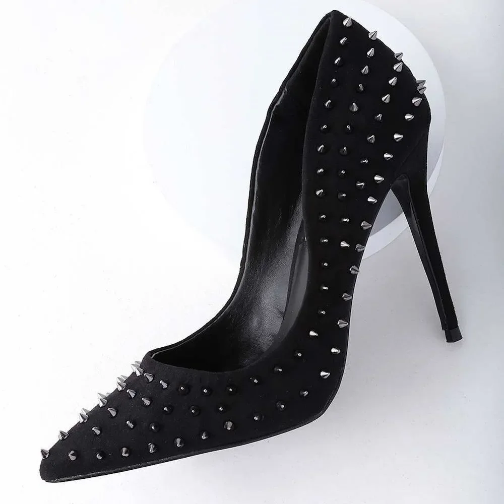 New Daisie-S Black Suede Studded Pumps Size 5.5
